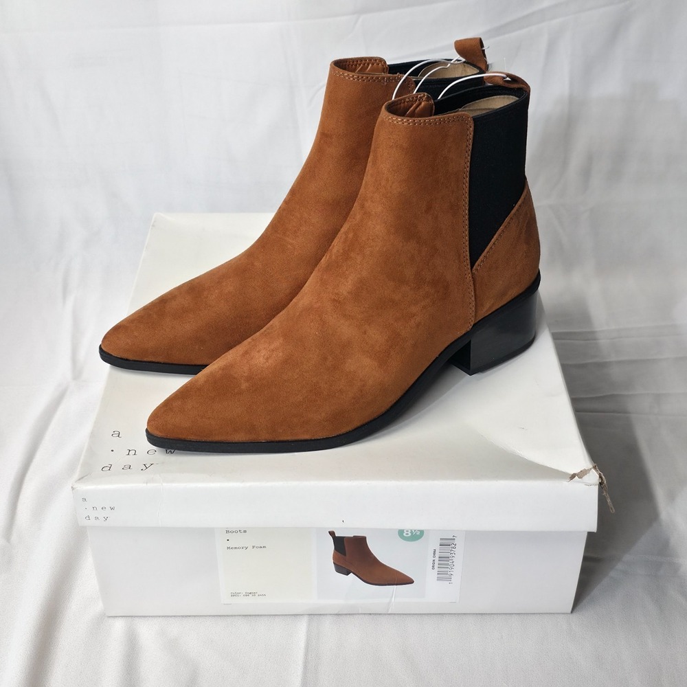 A New Day Gwen Women's Low‎ Shaft Heeled Faux Suede Boots Size 8.5 New In Box